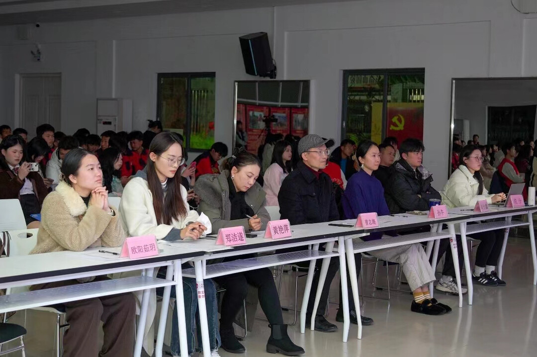 新時代 新青年 以語言藝術(shù)激揚青春風(fēng)采——學(xué)院首屆語言藝術(shù)大賽暨文化交流活動紀(jì)實